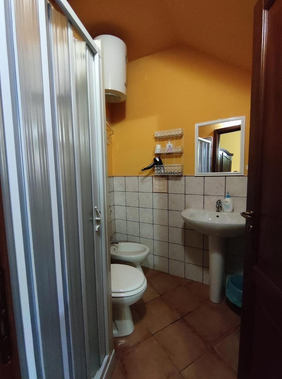 Affittacamere La Cartiera Palazzo Adriano Экстерьер фото